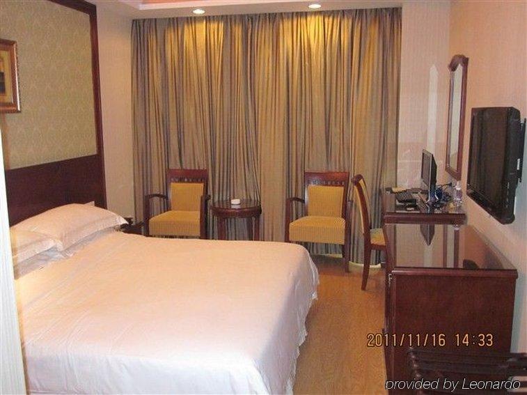Vienna Hotel In Pinghu Square 선전 시 객실 사진