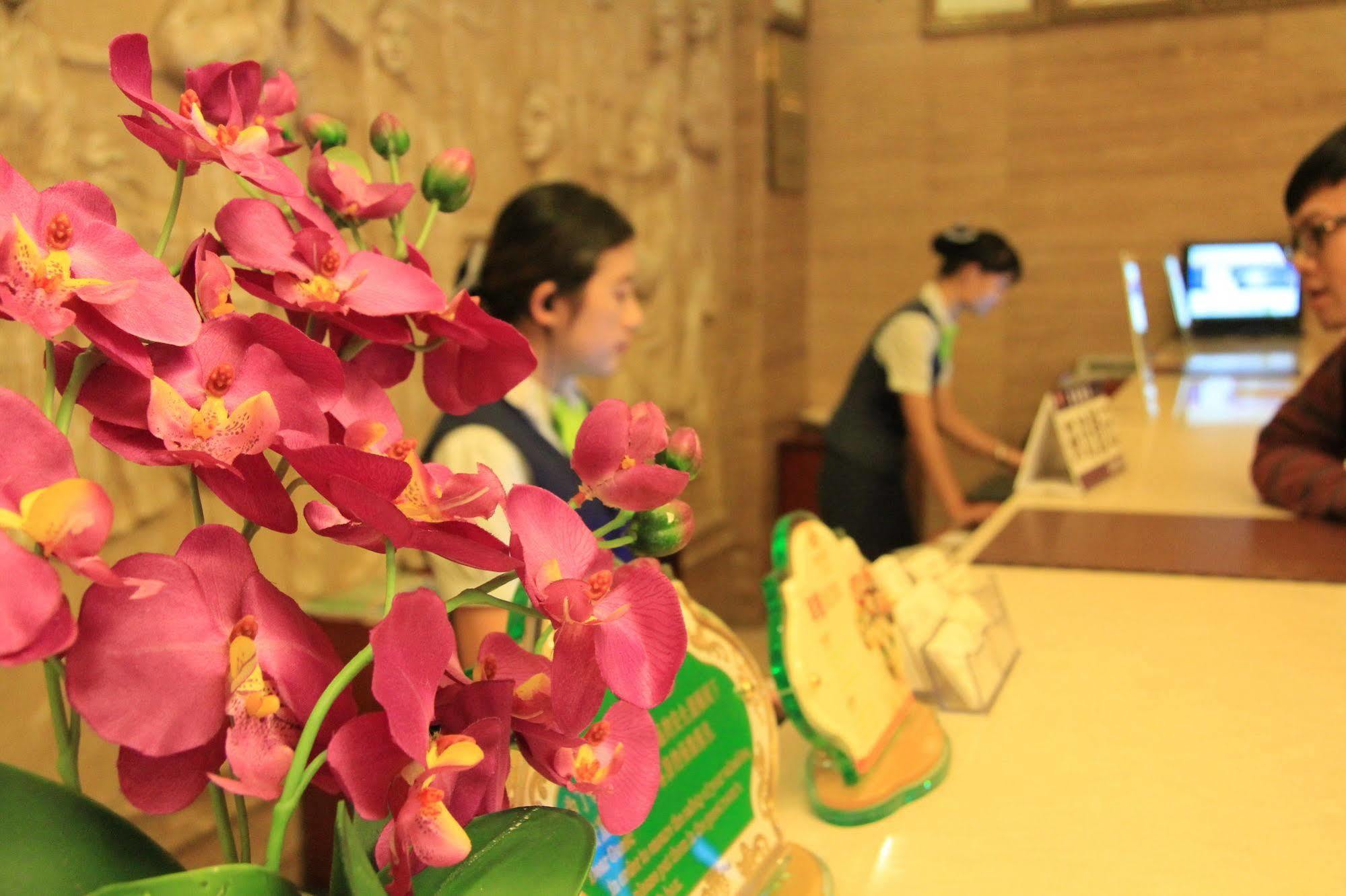 Vienna Hotel In Pinghu Square 선전 시 외부 사진